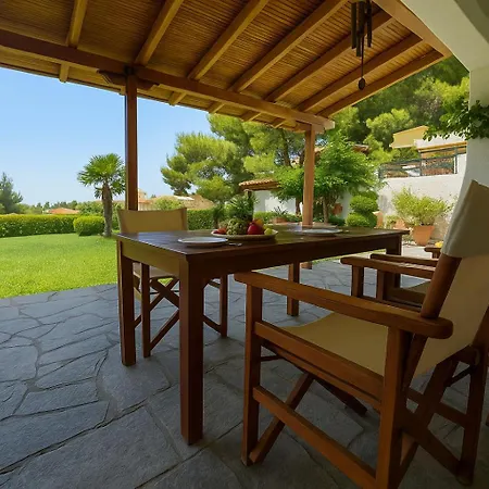 Elani Private Retreat - Anna Garden Escape