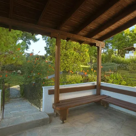 Elani Private Retreat - Anna Garden Escape *