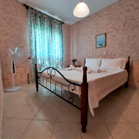 Elani Private Retreat - Anna Garden Escape * Siviri