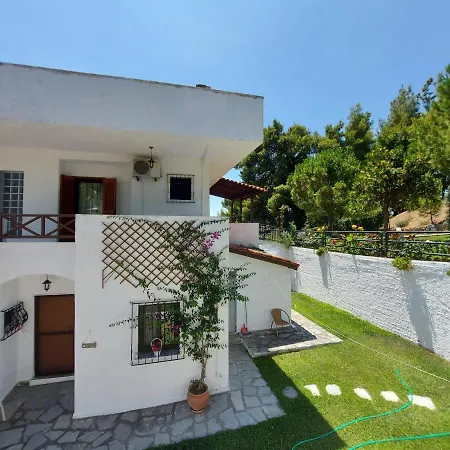 Elani Private Retreat - Anna Garden Escape * Siviri