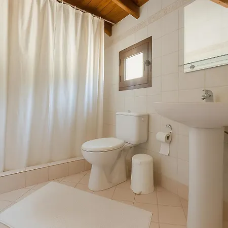 Elani Private Retreat - Anna Garden Escape Σίβηρη