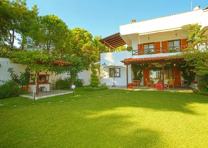 Elani Private Retreat - Anna Garden Escape * Siviri