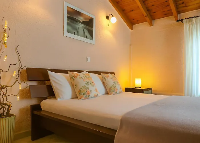 Villa Elani Private Retreat - Anna Garden Escape