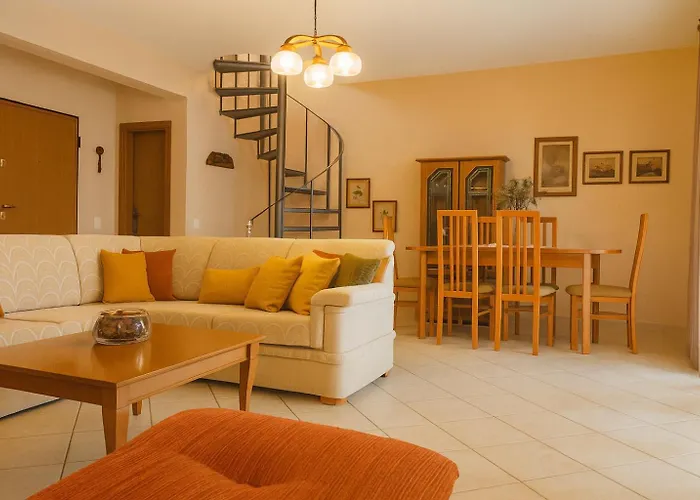 Villa Elani Private Retreat - Anna Garden Escape *